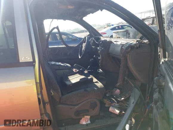 ✅ 2002 Chevrolet TrailBlazer LS • VIN: 1GNDS13S822379603 • Lot: 42319581. Listed on IAAI with Not provided. Free auction sales archive from the USA and detailed vehicle history report at DreamBid. Image 5.