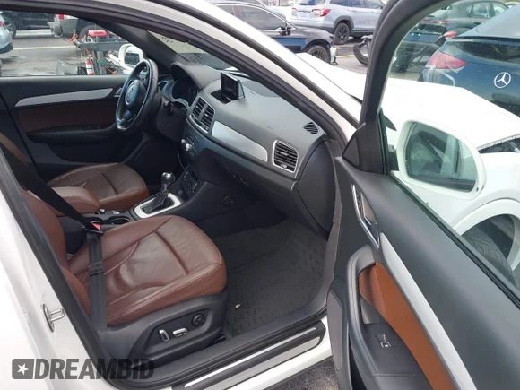 ✅ 2018 Audi Q3 Premium • VIN: WA1BCCFS2JR023653 • Lot: 42753766. Wystawiony na IAAI z przebiegiem 46 434 mil. Bezpłatny archiwum sprzedaży aukcyjnych z USA i szczegółowy raport historii pojazdu na DreamBid. Zdjęcie 5.