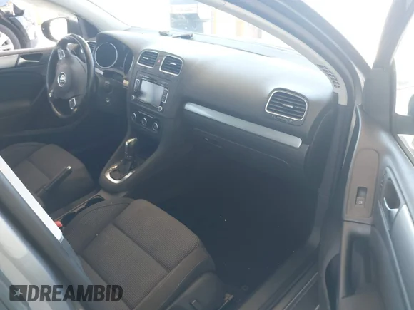 ✅ 2014 Volkswagen Golf TDI • VIN: WVWDM7AJ4EW001212 • Lot: 42672323. Wystawiony na IAAI z przebiegiem 123 774 mil. Bezpłatny archiwum sprzedaży aukcyjnych z USA i szczegółowy raport historii pojazdu na DreamBid. Zdjęcie 5.