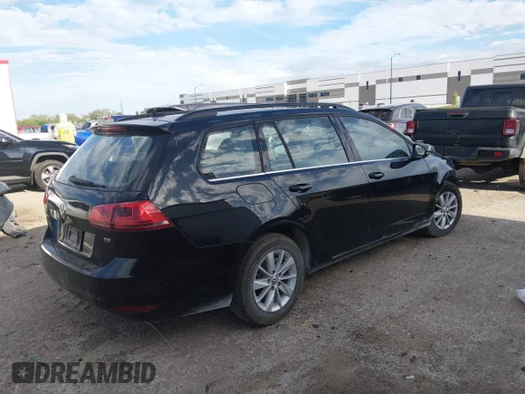 ✅ 2015 Volkswagen Golf S • VIN: 3VWCA7AU0FM505222 • Lot: 44897250. Wystawiony na IAAI z przebiegiem 228 398 mil. Bezpłatny archiwum sprzedaży aukcyjnych z USA i szczegółowy raport historii pojazdu na DreamBid. Zdjęcie 4.