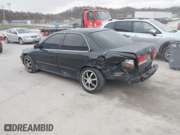 ✅ 2001 Honda Accord EX • VIN: JHMCG56651C015268 • Lot: 43868392. Wystawiony na IAAI z przebiegiem 255 557 mil. Bezpłatny archiwum sprzedaży aukcyjnych z USA i szczegółowy raport historii pojazdu na DreamBid. Zdjęcie 3.