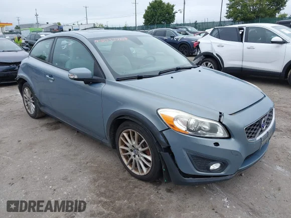 ✅ 2012 Volvo C30 • VIN: YV1672MK8C2279813 • Lot: 43033267. Wystawiony na IAAI z przebiegiem 168 132 mil. Bezpłatny archiwum sprzedaży aukcyjnych z USA i szczegółowy raport historii pojazdu na DreamBid. Zdjęcie 1.