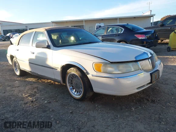2001 Lincoln Town Car Cartier