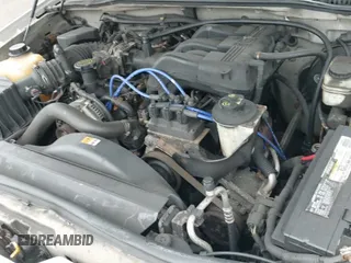 ✅ 2005 Ford Explorer XLT • VIN: 1FMZU63E95UA19907 • Lot: 42456885. Wystawiony na IAAI z przebiegiem 138 853 mil. Bezpłatny archiwum sprzedaży aukcyjnych z USA i szczegółowy raport historii pojazdu na DreamBid. Zdjęcie 14.