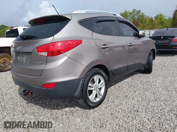 ✅ 2013 Hyundai Tucson GLS • VIN: KM8JU3AC5DU689644 • Lot: 44761614. Wystawiony na IAAI z przebiegiem 161 129 mil. Bezpłatny archiwum sprzedaży aukcyjnych z USA i szczegółowy raport historii pojazdu na DreamBid. Zdjęcie 4.