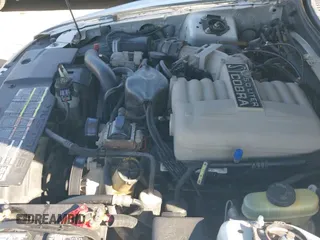 ✅ 1994 Ford Mustang • VIN: 1FALP42D6RF187700 • Lot: 41675649. Wystawiony na IAAI z przebiegiem 85 013 mil. Bezpłatny archiwum sprzedaży aukcyjnych z USA i szczegółowy raport historii pojazdu na DreamBid. Zdjęcie 19.