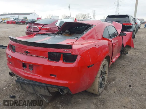 ✅ 2013 Chevrolet Camaro SS • VIN: 2G1FJ1EJ8D9118350 • Lot: 41992313. Wystawiony na IAAI z przebiegiem 141 251 mil. Bezpłatny archiwum sprzedaży aukcyjnych z USA i szczegółowy raport historii pojazdu na DreamBid. Zdjęcie 4.