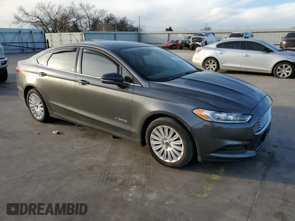 ✅ 2016 Ford Fusion SE Hybrid • VIN: 3FA6P0LU4GR285676 • Lot: 73424102. Wystawiony na Copart z przebiegiem 122 500 mil. Bezpłatny archiwum sprzedaży aukcyjnych z USA i szczegółowy raport historii pojazdu na DreamBid. Zdjęcie 4.