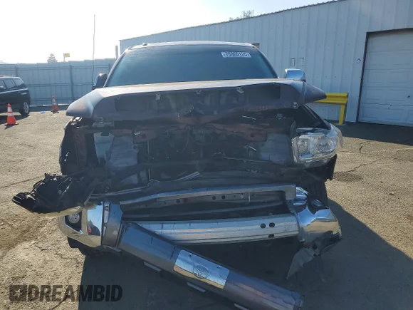 ✅ 2017 Toyota Tundra Platinum • VIN: 5TFAW5F1XHX611866 • Lot: 76060125. Wystawiony na Copart z przebiegiem 87 774 mil. Bezpłatny archiwum sprzedaży aukcyjnych z USA i szczegółowy raport historii pojazdu na DreamBid. Zdjęcie 5.