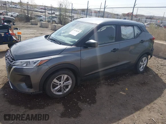 ✅ 2022 Nissan Kicks S • VIN: 3N1CP5BV8NL499612 • Lot: 44740228. Wystawiony na IAAI z przebiegiem 110 651 mil. Bezpłatny archiwum sprzedaży aukcyjnych z USA i szczegółowy raport historii pojazdu na DreamBid. Zdjęcie 2.