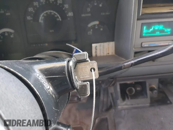 ✅ 1990 Chevrolet Silverado 1500 • VIN: 1GCDC14Z7LZ271273 • Lot: 44190681. Wystawiony na IAAI z przebiegiem 241 566 mil. Bezpłatny archiwum sprzedaży aukcyjnych z USA i szczegółowy raport historii pojazdu na DreamBid. Zdjęcie 11.
