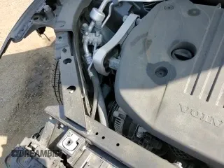 ✅ 2022 Volvo XC60 Momentum • VIN: YV4L12RK6N1982271 • Lot: 81061205. Wystawiony na Copart z przebiegiem 97 130 mil. Bezpłatny archiwum sprzedaży aukcyjnych z USA i szczegółowy raport historii pojazdu na DreamBid. Zdjęcie 15.