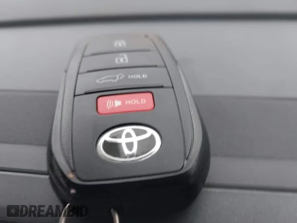 ✅ 2026 Toyota Land Cruiser • VIN: JTEABFAJ3TK056897 • Lot: 44515698. Wystawiony na IAAI z przebiegiem 447 mil. Bezpłatny archiwum sprzedaży aukcyjnych z USA i szczegółowy raport historii pojazdu na DreamBid. Zdjęcie 11.