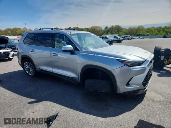 ✅ 2024 Toyota Highlander Platinum • VIN: 5TDAAAB58RS027845 • Lot: 52466116. Wystawiony na Copart z przebiegiem 63 233 mil. Bezpłatny archiwum sprzedaży aukcyjnych z USA i szczegółowy raport historii pojazdu na DreamBid. Zdjęcie 4.