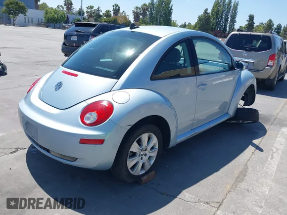 ✅ 2010 Volkswagen Beetle • VIN: 3VWRG3AG8AM013672 • Lot: 42560543. Wystawiony na IAAI z przebiegiem 73 258 mil. Bezpłatny archiwum sprzedaży aukcyjnych z USA i szczegółowy raport historii pojazdu na DreamBid. Zdjęcie 4.