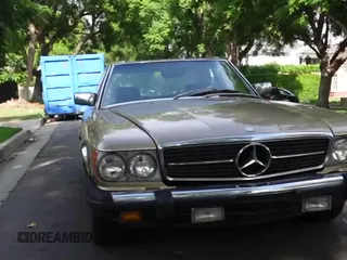 ✅ 1981 Mercedes-Benz 380 SL • VIN: WDBBA45A7BB004793 • Lot: 90682575. Wystawiony na Copart z przebiegiem 106 418 mil. Bezpłatny archiwum sprzedaży aukcyjnych z USA i szczegółowy raport historii pojazdu na DreamBid. Zdjęcie 11.
