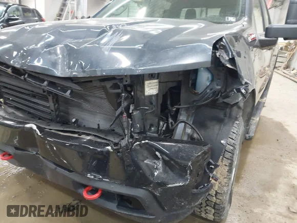 ✅ 2021 Chevrolet Silverado 1500 LT Trail Boss • VIN: 1GCPYFEL7MZ348182 • Lot: 44497126. Wystawiony na IAAI z przebiegiem 12 471 mil. Bezpłatny archiwum sprzedaży aukcyjnych z USA i szczegółowy raport historii pojazdu na DreamBid. Zdjęcie 6.