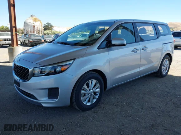 ✅ 2018 Kia Sedona L • VIN: KNDMA5C16J6404225 • Lot: 45303293. Wystawiony na IAAI z przebiegiem 28 636 mil. Bezpłatny archiwum sprzedaży aukcyjnych z USA i szczegółowy raport historii pojazdu na DreamBid. Zdjęcie 2.