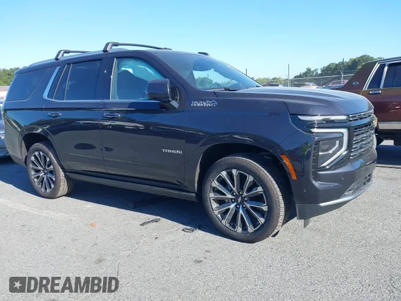 ✅ 2025 Chevrolet Tahoe High Country • VIN: 1GNS6TRL7SR269866 • Lot: 43359598. Wystawiony na IAAI z przebiegiem 5 439 mil. Bezpłatny archiwum sprzedaży aukcyjnych z USA i szczegółowy raport historii pojazdu na DreamBid. Zdjęcie 1.