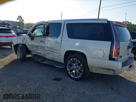 ✅ 2012 Cadillac Escalade ESV Luxury • VIN: 1GYS3HEF2CR123885 • Lot: 41942577. Wystawiony na IAAI z przebiegiem 181 166 mil. Bezpłatny archiwum sprzedaży aukcyjnych z USA i szczegółowy raport historii pojazdu na DreamBid. Zdjęcie 3.