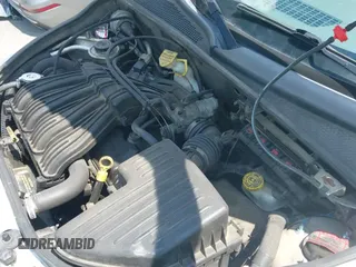 ✅ 2010 Chrysler PT Cruiser • VIN: 3A4GY5F95AT142143 • Лот: 42608519. Опубликован ранее на IAAI с пробегом 200 536 миль. Бесплатный доступ к архиву аукционных продаж из США и подробный отчёт об истории автомобиля на DreamBid. Изображение 19.