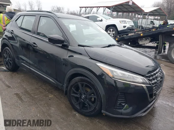 ✅ 2022 Nissan Kicks SR • VIN: 3N1CP5DV0NL490299 • Lot: 44098028. Wystawiony na IAAI z przebiegiem 126 469 mil. Bezpłatny archiwum sprzedaży aukcyjnych z USA i szczegółowy raport historii pojazdu na DreamBid. Zdjęcie 1.