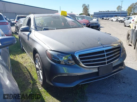 ✅ 2018 Mercedes-Benz E 400 • VIN: WDDZH6GB1JA377206 • Лот: 43283410. Опубликован ранее на IAAI с пробегом 57 550 миль. Бесплатный доступ к архиву аукционных продаж из США и подробный отчёт об истории автомобиля на DreamBid. Изображение 1.