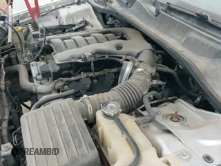 ✅ 2007 Chrysler 300 Limited • VIN: 2C3KK53G57H650056 • Лот: 42105241. Опубликован ранее на IAAI с пробегом 200 010 миль. Бесплатный доступ к архиву аукционных продаж из США и подробный отчёт об истории автомобиля на DreamBid. Изображение 13.