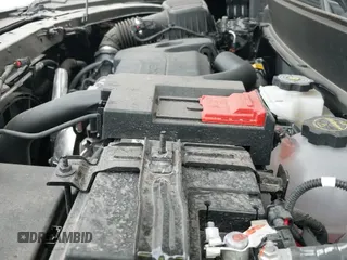 ✅ 2025 Chevrolet Equinox FWD LT • VIN: 3GNAXHEG6SL133072 • Lot: 41918881. Wystawiony na IAAI z przebiegiem 5 354 mil. Bezpłatny archiwum sprzedaży aukcyjnych z USA i szczegółowy raport historii pojazdu na DreamBid. Zdjęcie 20.