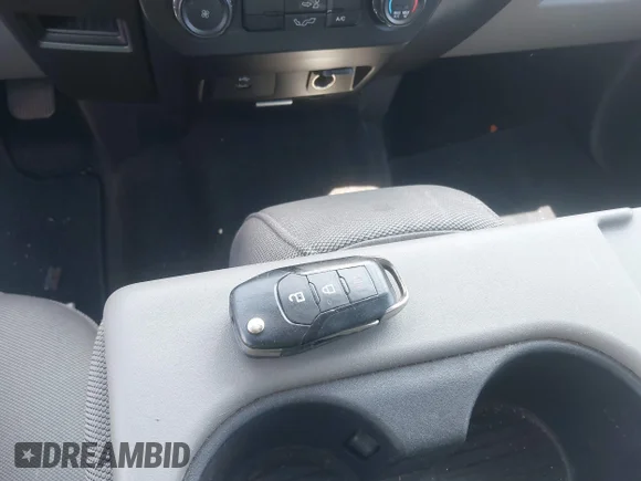 ✅ 2018 Ford F-150 XL • VIN: 1FTEW1CG1JKE02019 • Лот: 42978743. Опубликован ранее на IAAI с пробегом 63 997 миль. Бесплатный доступ к архиву аукционных продаж из США и подробный отчёт об истории автомобиля на DreamBid. Изображение 11.