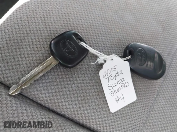 ✅ 2015 Toyota Sienna L • VIN: 5TDZK3DC6FS684128 • Lot: 44595753. Listed on IAAI with 135,577 mi. Free auction sales archive from the USA and detailed vehicle history report at DreamBid. Image 11.