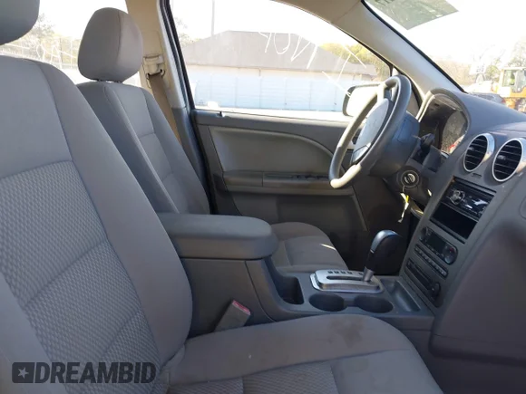 ✅ 2006 Ford Freestyle SE • VIN: 1FMZK01136GA35202 • Lot: 43921217. Wystawiony na IAAI z przebiegiem 185 457 mil. Bezpłatny archiwum sprzedaży aukcyjnych z USA i szczegółowy raport historii pojazdu na DreamBid. Zdjęcie 5.