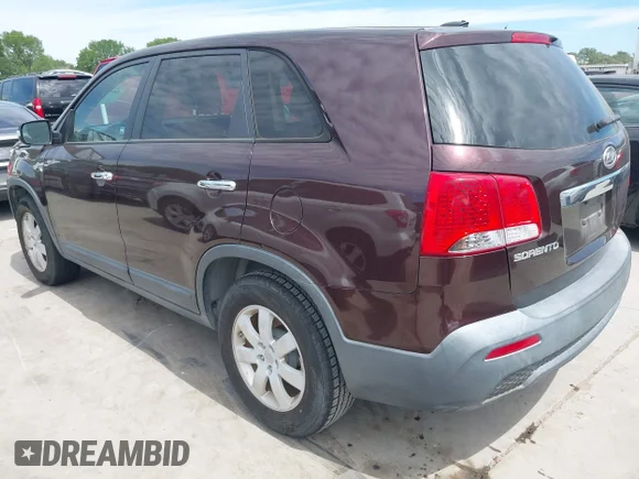 ✅ 2011 Kia Sorento LX • VIN: 5XYKT3A15BG059275 • Lot: 44791599. Wystawiony na IAAI z przebiegiem 132 827 mil. Bezpłatny archiwum sprzedaży aukcyjnych z USA i szczegółowy raport historii pojazdu na DreamBid. Zdjęcie 3.