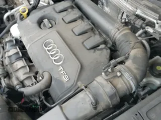 ✅ 2015 Audi Q3 Premium Plus • VIN: WA1BFCFS9FR006640 • Lot: 41276297. Wystawiony na IAAI z przebiegiem 133 646 mil. Bezpłatny archiwum sprzedaży aukcyjnych z USA i szczegółowy raport historii pojazdu na DreamBid. Zdjęcie 19.