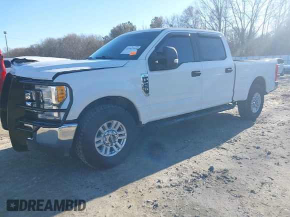 ✅ 2017 Ford F-250 XL • VIN: 1FT7W2A61HEC56092 • Lot: 43967949. Wystawiony na IAAI z przebiegiem 177 786 mil. Bezpłatny archiwum sprzedaży aukcyjnych z USA i szczegółowy raport historii pojazdu na DreamBid. Zdjęcie 2.