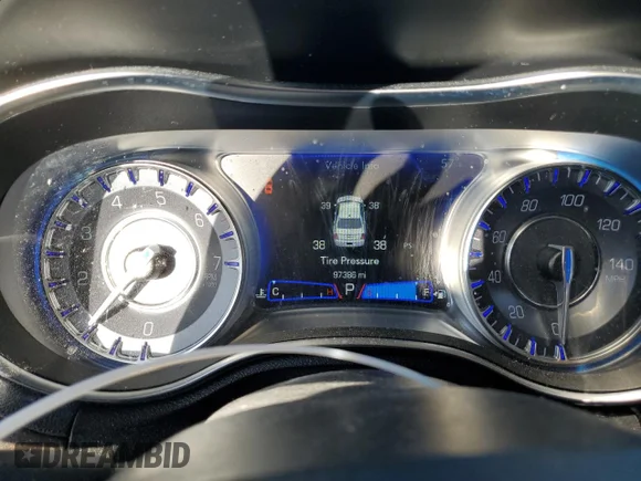 ✅ 2020 Chrysler 300 Limited • VIN: 2C3CCAEG7LH108734 • Lot: 76982234. Wystawiony na Copart z przebiegiem 97 386 mil. Bezpłatny archiwum sprzedaży aukcyjnych z USA i szczegółowy raport historii pojazdu na DreamBid. Zdjęcie 9.