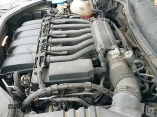 ✅ 2008 Volkswagen Passat VR6 • VIN: WVWRU73C98E015623 • Lot: 42682325. Wystawiony na IAAI z przebiegiem 128 731 mil. Bezpłatny archiwum sprzedaży aukcyjnych z USA i szczegółowy raport historii pojazdu na DreamBid. Zdjęcie 16.