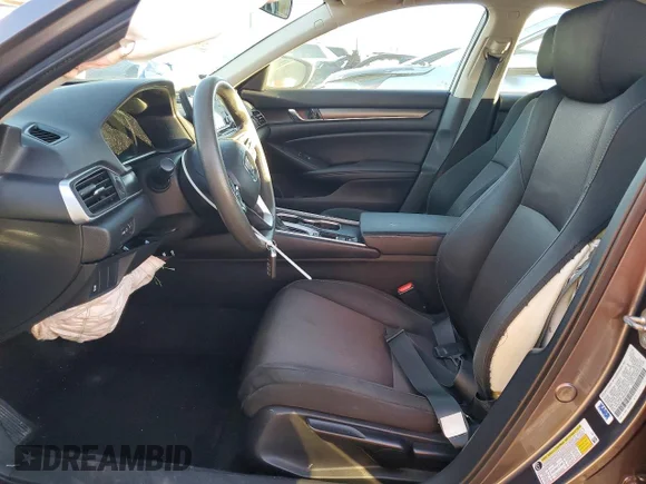 ✅ 2019 Honda Accord LX • VIN: 1HGCV1F19KA066212 • Лот: 72871985. Опубліковано раніше на Copart з пробігом 112 854 миль. Безкоштовний доступ до архіву аукціонних продажів зі США та докладний звіт про історію автомобіля на DreamBid. Зображення 7.