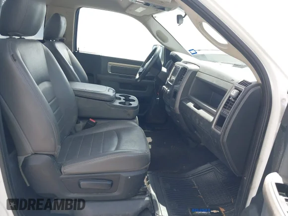 ✅ 2019 Ram 1500 Tradesman • VIN: 3C6JR6AG2KG500739 • Lot: 42526342. Wystawiony na IAAI z przebiegiem 141 561 mil. Bezpłatny archiwum sprzedaży aukcyjnych z USA i szczegółowy raport historii pojazdu na DreamBid. Zdjęcie 5.