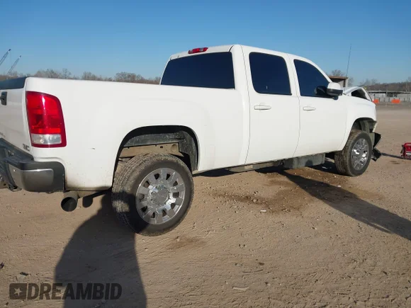 ✅ 2013 GMC Sierra 2500HD SLT • VIN: 1GT121E86DF206039 • Lot: 44194714. Wystawiony na IAAI z przebiegiem 148 887 mil. Bezpłatny archiwum sprzedaży aukcyjnych z USA i szczegółowy raport historii pojazdu na DreamBid. Zdjęcie 4.