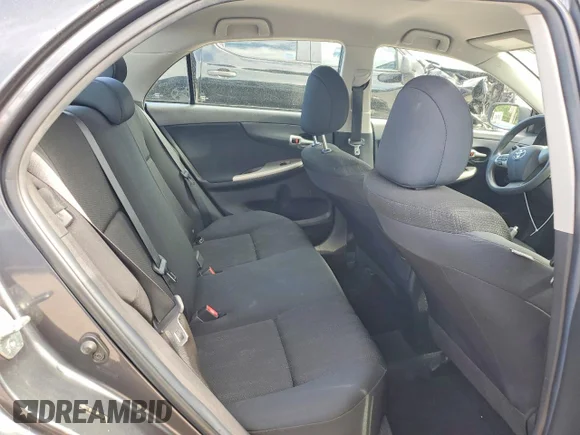 ✅ 2011 Toyota Corolla LE • VIN: 2T1BU4EE6BC637198 • Lot: 56802036. Wystawiony na Copart z przebiegiem 70 563 mil. Bezpłatny archiwum sprzedaży aukcyjnych z USA i szczegółowy raport historii pojazdu na DreamBid. Zdjęcie 10.