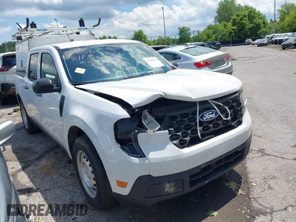 ✅ 2025 Ford Maverick XL • VIN: 3FTTW8B31SRA64701 • Lot: 45368118. Wystawiony na IAAI z przebiegiem 21 320 mil. Bezpłatny archiwum sprzedaży aukcyjnych z USA i szczegółowy raport historii pojazdu na DreamBid. Zdjęcie 1.
