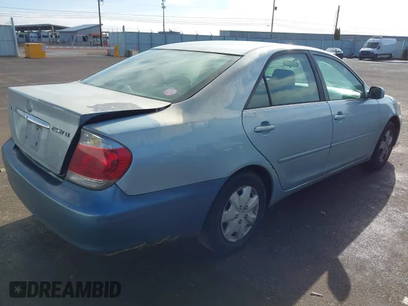 ✅ 2005 Toyota Camry LE • VIN: 4T1BE32K45U568421 • Lot: 44336430. Wystawiony na IAAI z przebiegiem 330 313 mil. Bezpłatny archiwum sprzedaży aukcyjnych z USA i szczegółowy raport historii pojazdu na DreamBid. Zdjęcie 4.