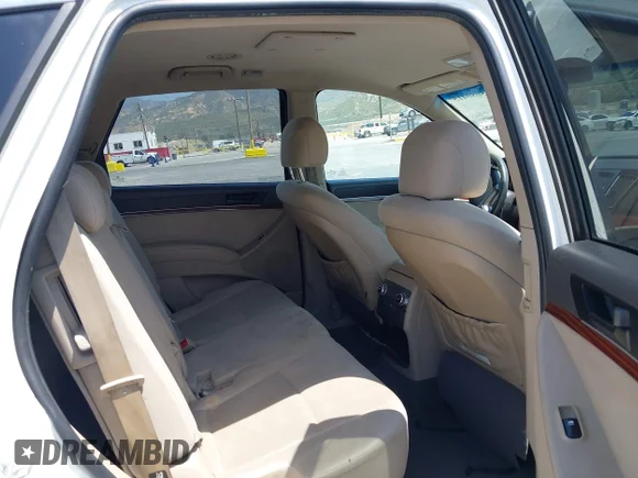 ✅ 2011 Hyundai Veracruz Limited • VIN: KM8NU4CC1BU169152 • Lot: 45080415. Wystawiony na IAAI z przebiegiem 320 802 mil. Bezpłatny archiwum sprzedaży aukcyjnych z USA i szczegółowy raport historii pojazdu na DreamBid. Zdjęcie 8.