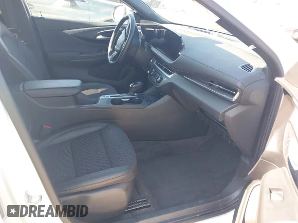 ✅ 2024 Buick Envista Preferred • VIN: KL47LAE24RB105870 • Lot: 42938313. Wystawiony na IAAI z przebiegiem 20 824 mil. Bezpłatny archiwum sprzedaży aukcyjnych z USA i szczegółowy raport historii pojazdu na DreamBid. Zdjęcie 5.