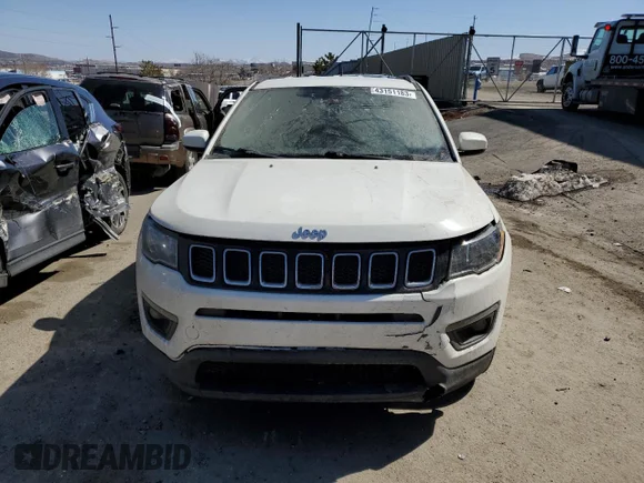✅ 2018 Jeep Compass Latitude • VIN: 3C4NJCBB6JT468290 • Лот: 43151183. Опубліковано раніше на Copart з пробігом Не вказано. Безкоштовний доступ до архіву аукціонних продажів зі США та докладний звіт про історію автомобіля на DreamBid. Зображення 5.