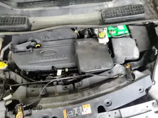 ✅ 2019 Ford Escape SE • VIN: 1FMCU9GD9KUA77164 • Lot: 93738335. Wystawiony na Copart z przebiegiem 70 524 mil. Bezpłatny archiwum sprzedaży aukcyjnych z USA i szczegółowy raport historii pojazdu na DreamBid. Zdjęcie 16.