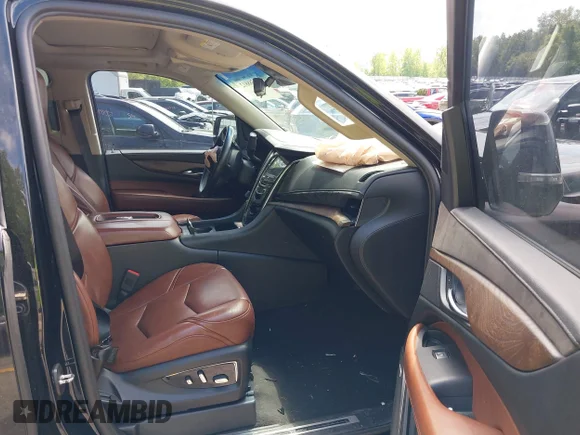 ✅ 2018 Cadillac Escalade ESV Premium Luxury • VIN: 1GYS4JKJ4JR233864 • Lot: 42388812. Wystawiony na IAAI z przebiegiem 122 722 mil. Bezpłatny archiwum sprzedaży aukcyjnych z USA i szczegółowy raport historii pojazdu na DreamBid. Zdjęcie 5.