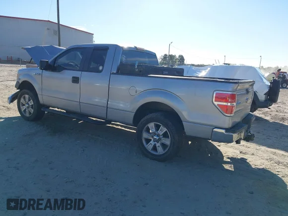 ✅ 2009 Ford F-150 STX • VIN: 1FTRX14W59FA06667 • Lot: 44728640. Wystawiony na IAAI z przebiegiem 279 205 mil. Bezpłatny archiwum sprzedaży aukcyjnych z USA i szczegółowy raport historii pojazdu na DreamBid. Zdjęcie 3.