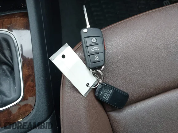 ✅ 2017 Audi Q3 Prestige • VIN: WA1GCCFS7HR011966 • Лот: 41690688. Опубліковано раніше на IAAI з пробігом 130 987 миль. Безкоштовний доступ до архіву аукціонних продажів зі США та докладний звіт про історію автомобіля на DreamBid. Зображення 11.